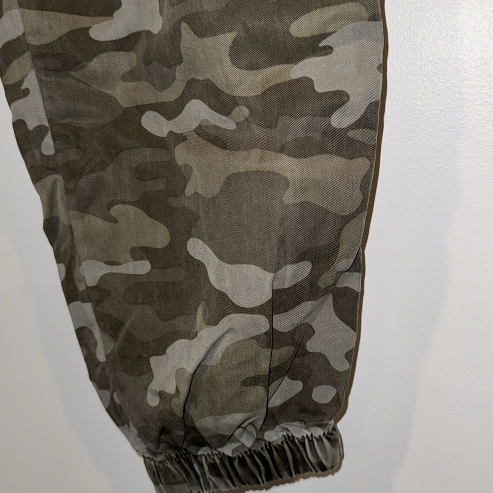 NWOT American Eagle Camouflage Jogger Medium - Picture 5 of 9